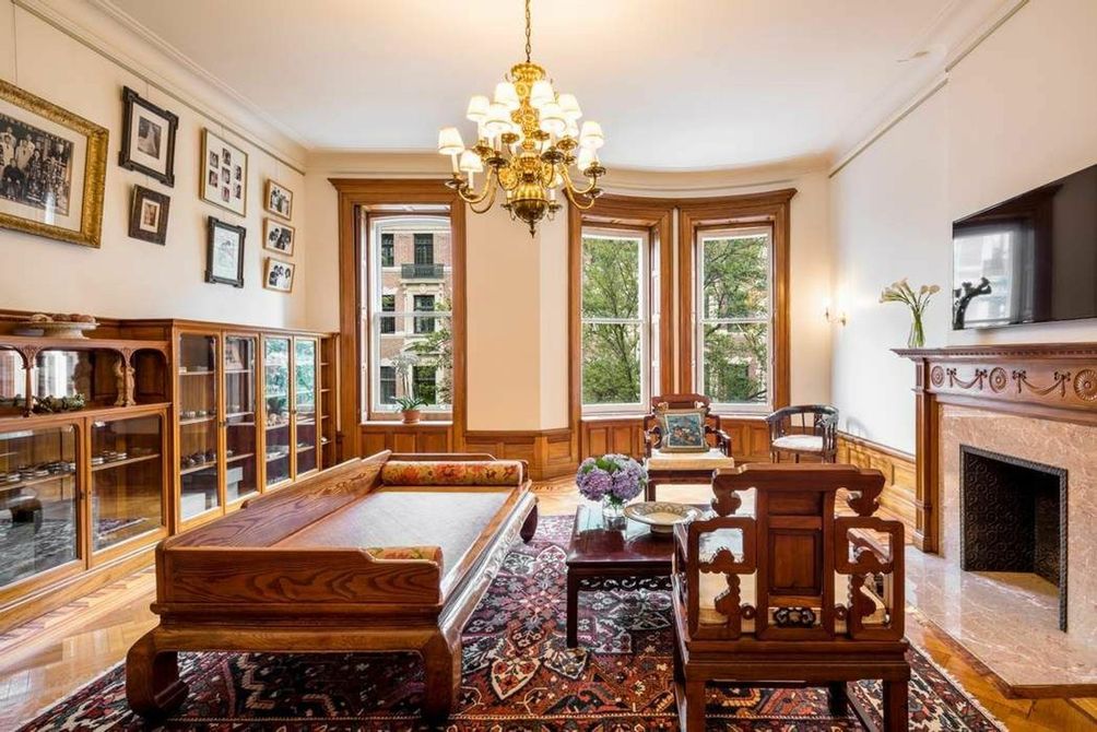 37 West 74th Street townhouse