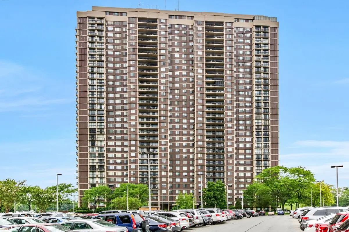 North Shore Towers, 269 Grand Central Pkwy