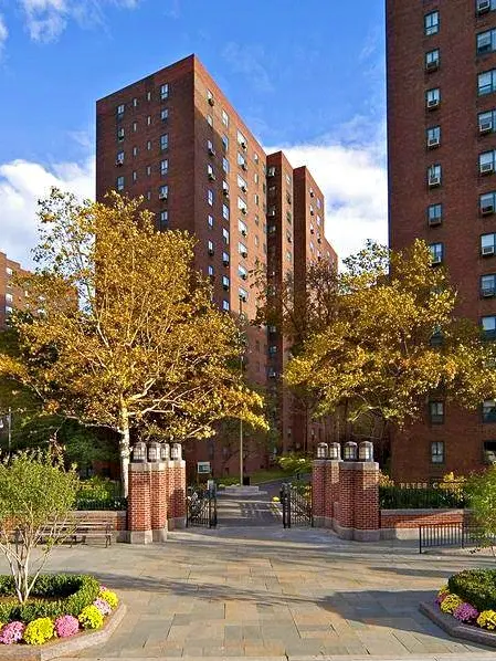 Stuyvesant Town, 252 First Avenue
