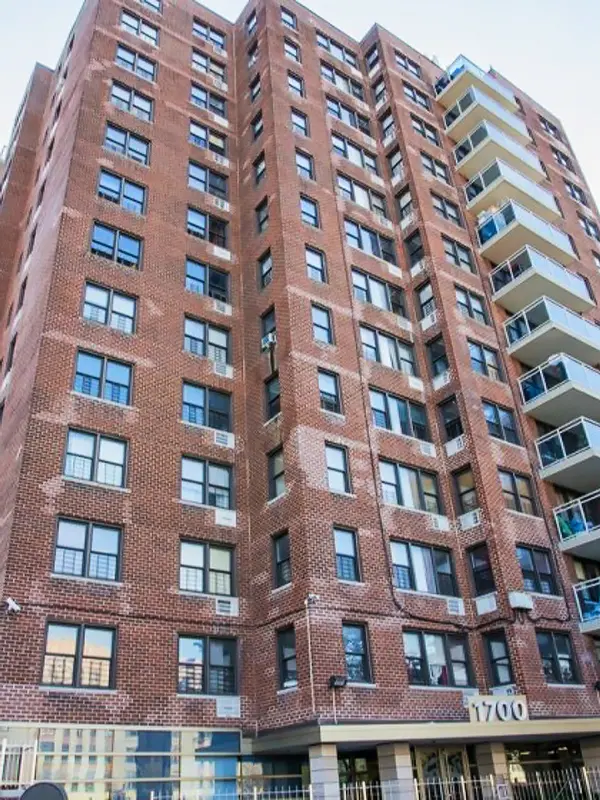 The Capri, 1700 Grand Concourse - Rentals in Tremont | CityRealty