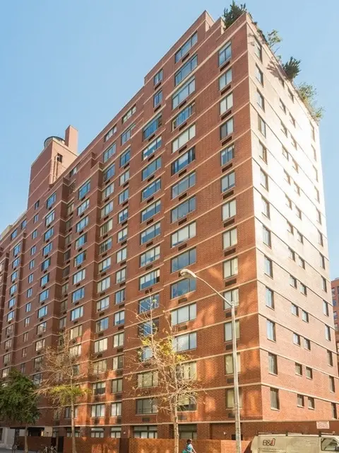 The Grove, 250 West 19th Street