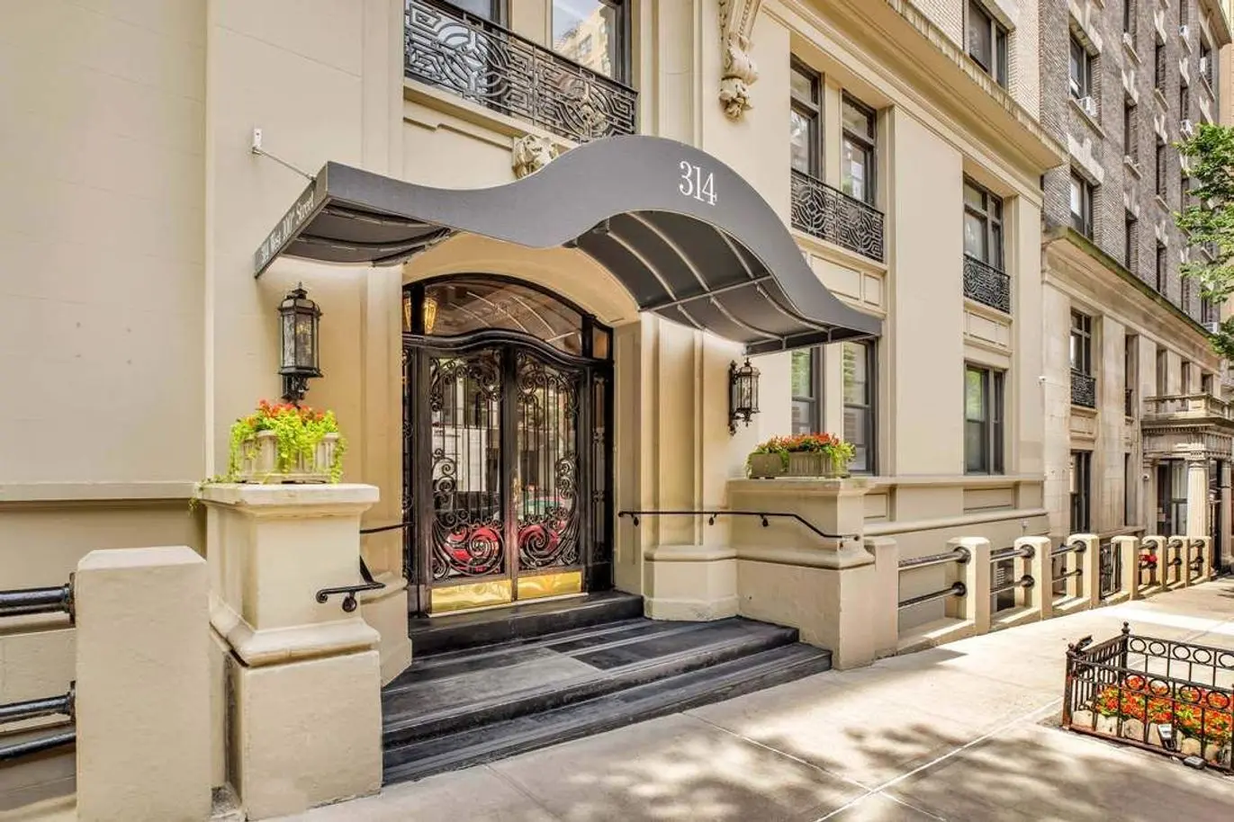 The Chateaux, 314 West 100th Street
