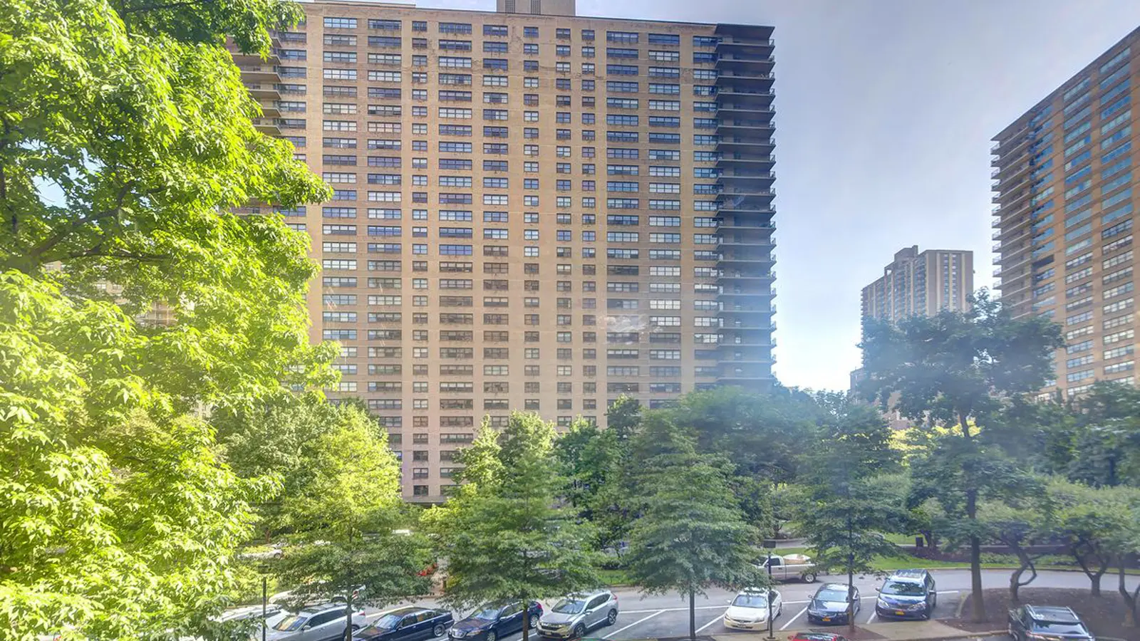 Lincoln Towers, 150 West End Avenue