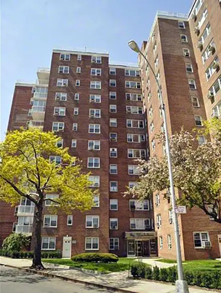 The Blackstone, 3725 Henry Hudson Parkway