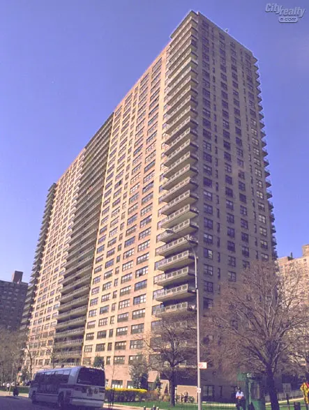 Lincoln Towers, 140 West End Avenue
