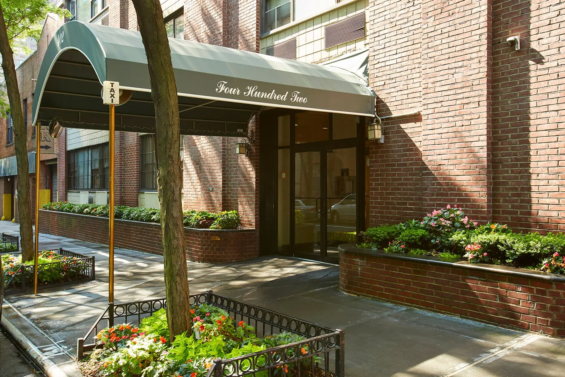 River East Plaza, 402 East 90th Street