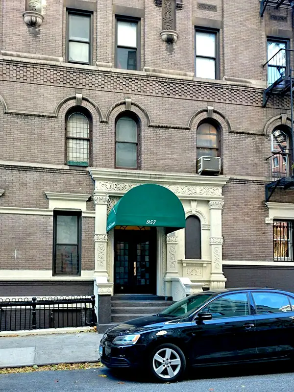 957 Park Avenue