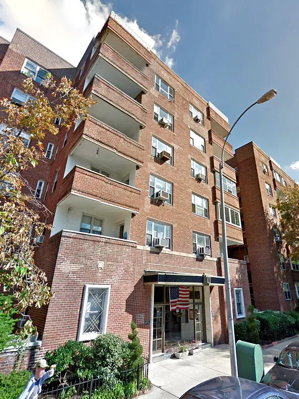 Carlton House, 34-41 85th Street