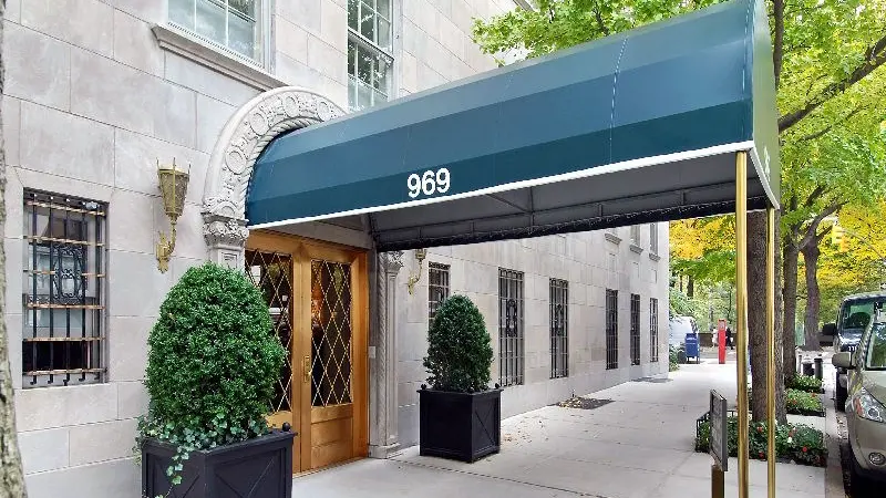 969 Fifth Avenue