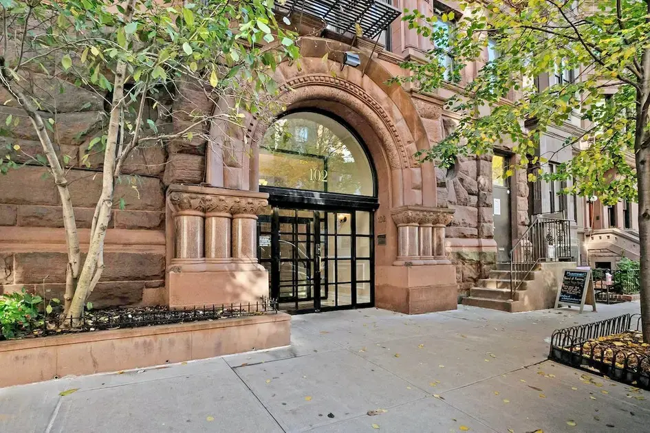 The Del Monte, 102 West 75th Street
