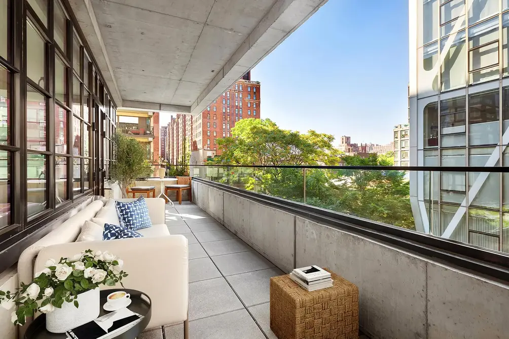 Private terrace with High Line views