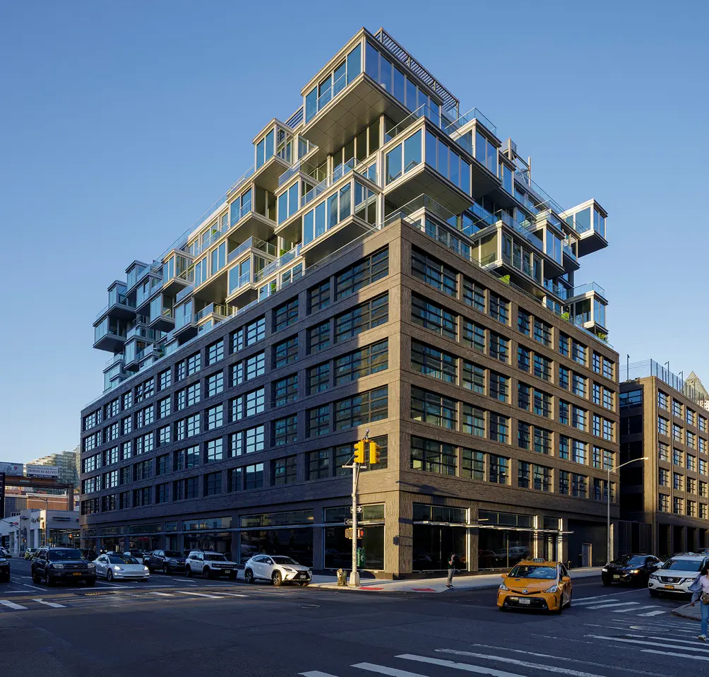 547 West 47th Street, Hell's Kitchen condos