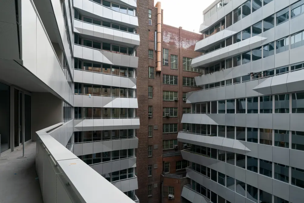 Balconies, Courtyard, 121 East 22nd Street, OMA New York, Shohei Shigematsu, Rem Koolhaas, Toll Brothers, Gemdale