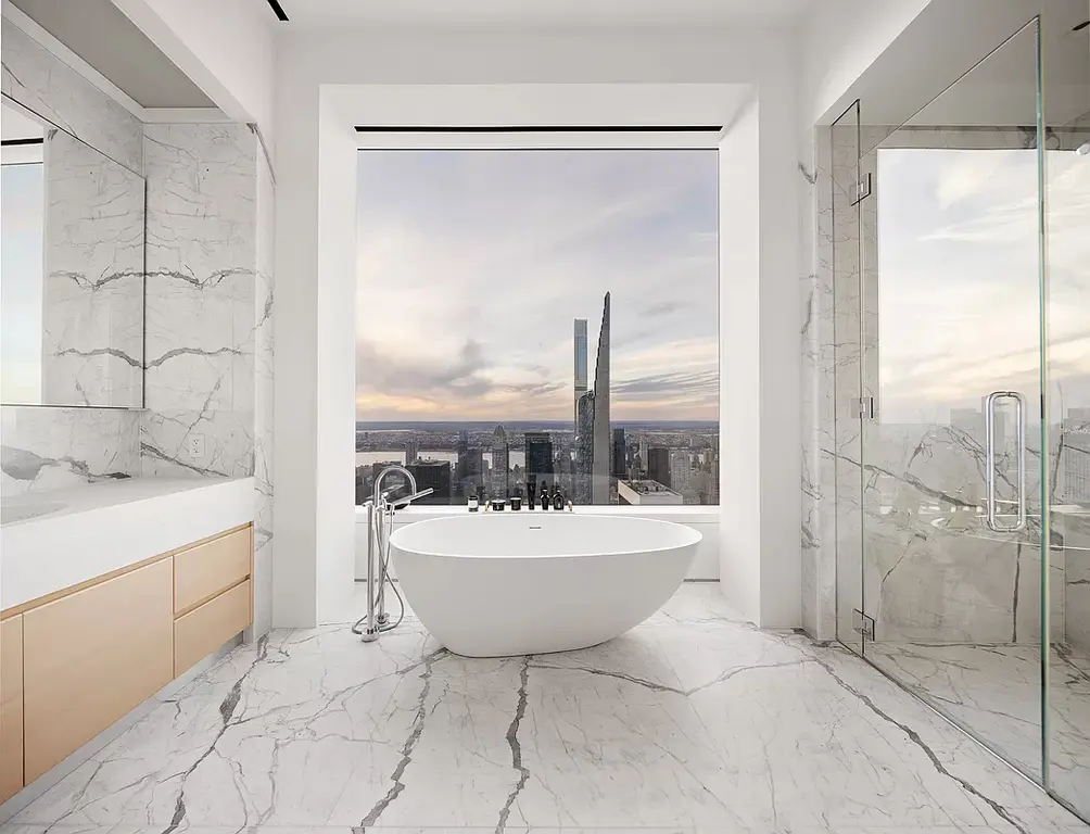 Windowed primary bath with free-standing tub