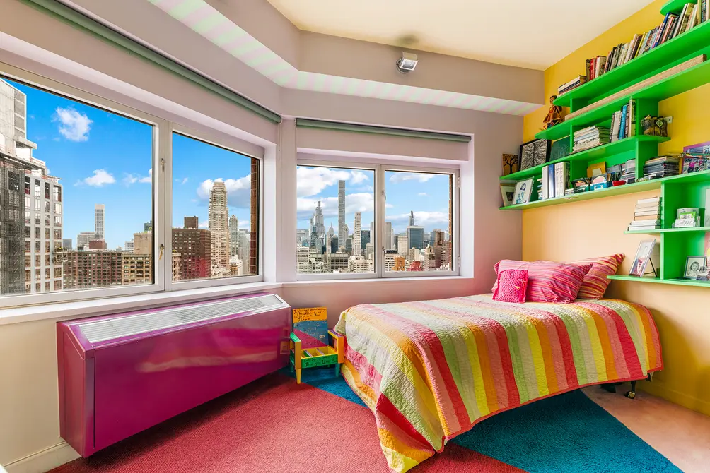 Bedroom overlooking skyline views