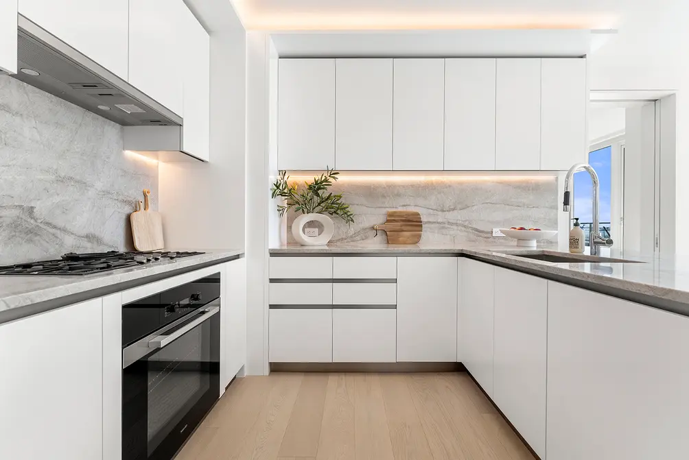 Kitchen with integrated appliances