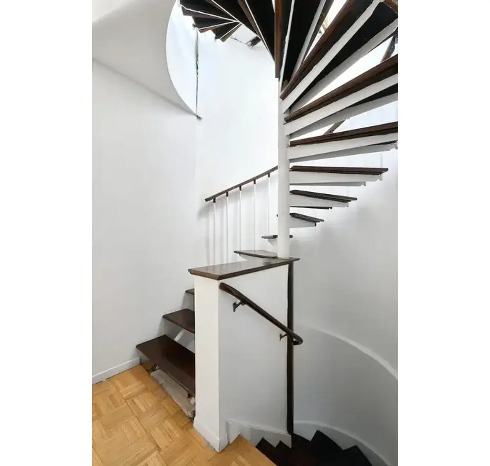 Stairwell connecting both levels