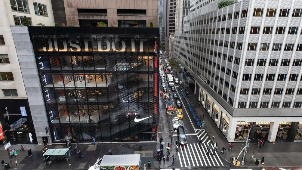 Tour New Fifth Flagship with No Cash Registers | CityRealty