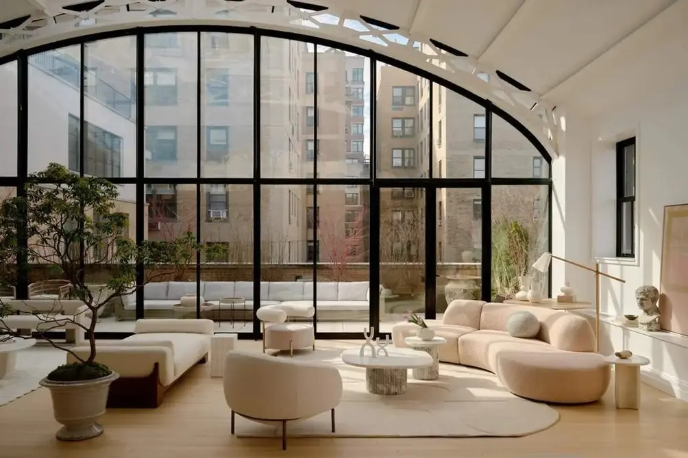 Solarium penthouse with domed ceiling