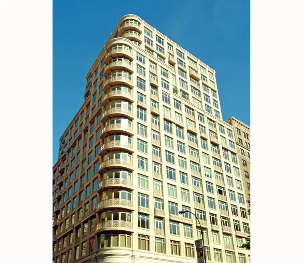 Laureate, 2150 Broadway, Upper West Side condo with curved corner