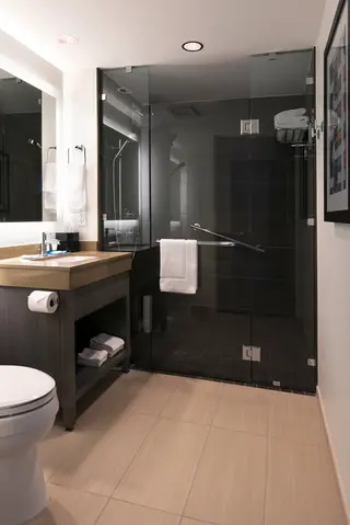 hyatt-house-bathroom