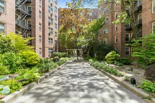 800 Grand Concourse