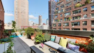 515 East 85th Street outdoor space