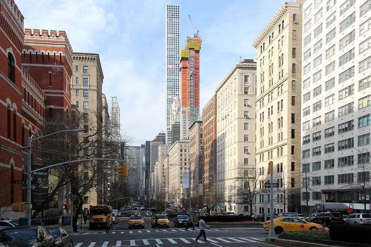 520 Park Avenue topped off, looking south down Park Avenue; CityRealty