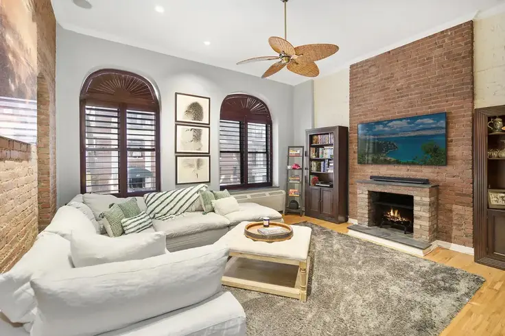 A gorgeous setting to watch a romantic movie. (61 West 68th Street, #5PARLOR - The Corcoran Group)