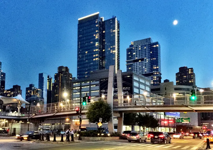 SKY boasts a light feature that enhances its presence on the Manhattan skyline.