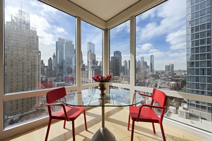 The Platinum, Unit #1403 for $2.395M; Nest Seekers