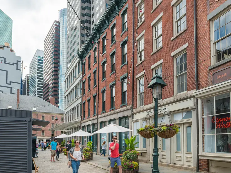 A beautiful pedestrianized stretch of Front Street in the South Street Seaport