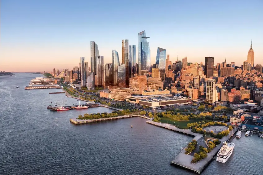 Future view of the old and new buildings of West Chelsea, Hudson Yards, and Midtown West (DBOX for Related Companies - Oxford)