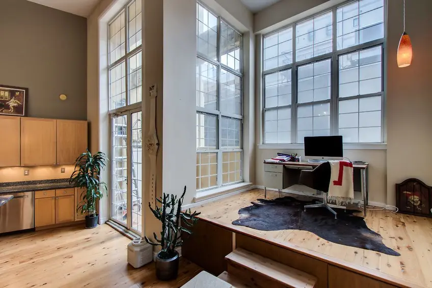 Alcove office and private patio at 689 Myrtle Avenue (Redfin Real Estate)