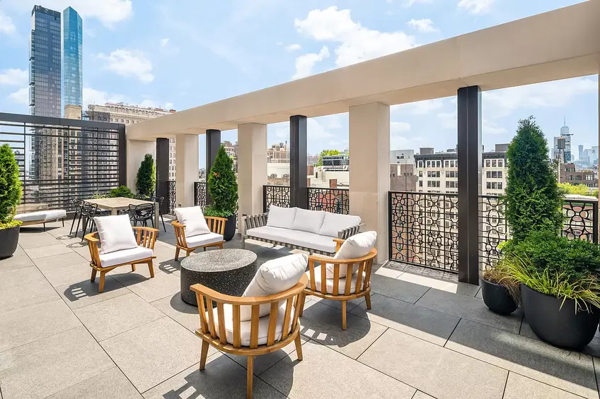 Flatiron House, #19A, the building's highest-priced closing to date (Corcoran Sunshine Marketing Group)