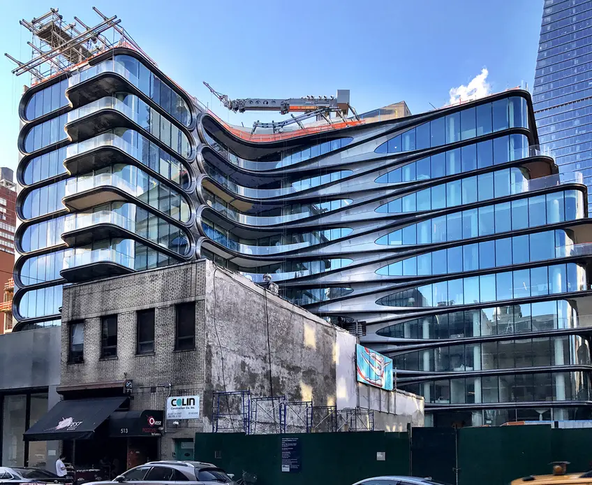 520 West 28th Street from 27th Street, a new 1-floor art gallery will be built in the foreground. (CityRealty)