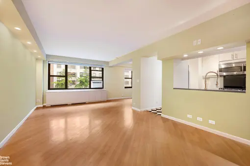 425 East 79th Street, #5J