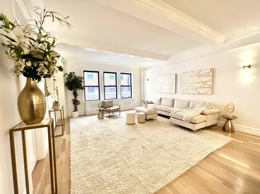 Joyce Manor, 140 West 58th Street, #7B