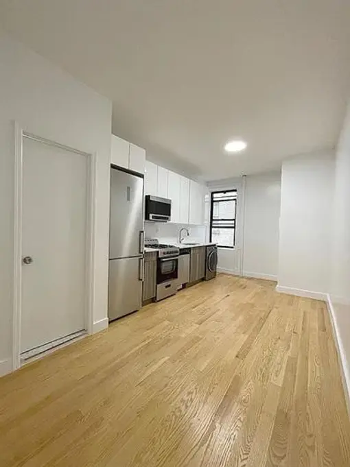 265 West 19th Street, #4S