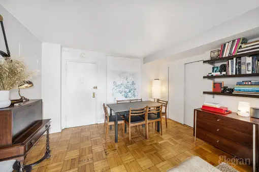 Warren House, 155 East 34th Street, #18H