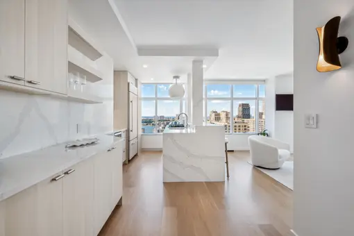 3 Lincoln Center, 160 West 66th Street, #29B