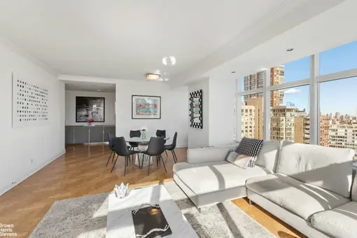 3 Lincoln Center, 160 West 66th Street, #35G