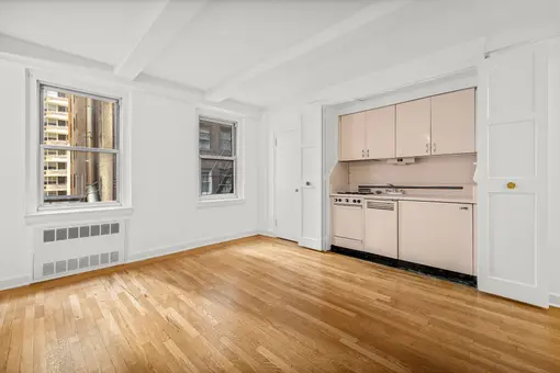 155 East 49th Street, #9E