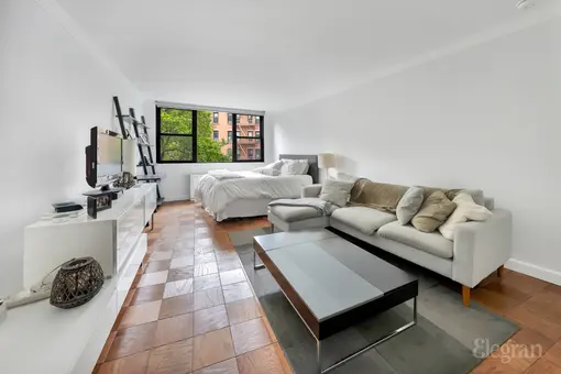 The Murray Hill Crescent, 225 East 36th Street, #2H