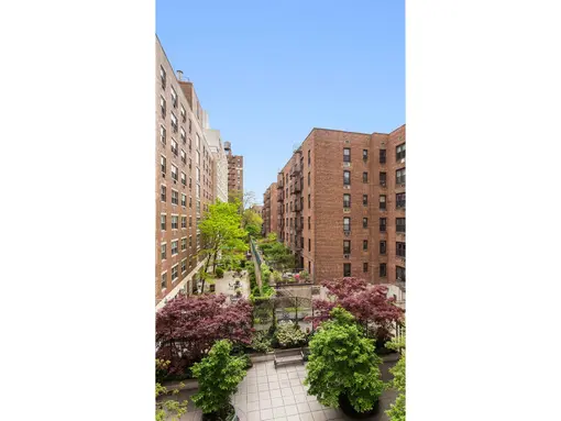 Gramercy Park Towers, 205 Third Avenue, #4W