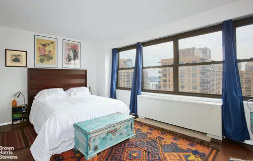 Lincoln Towers, 160 West End Avenue, #27M