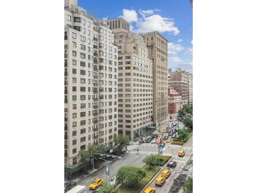 515 Park Avenue, #8A