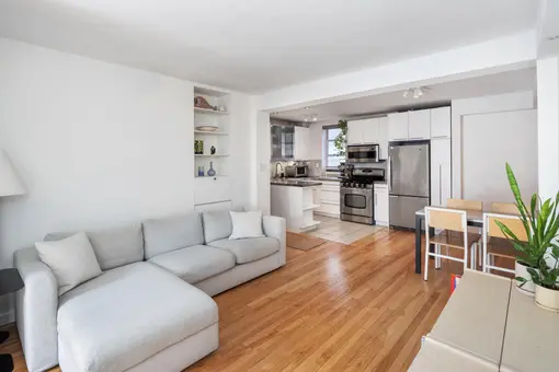 305 West 18th Street, #4D