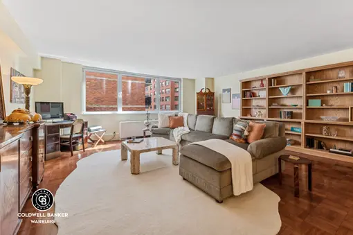 York Towers, 501 East 79th Street, #7E