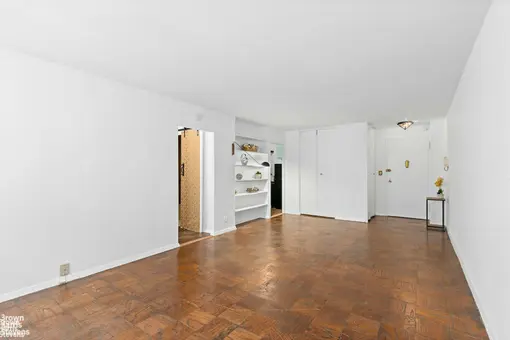 Spruce Ridge House, 245 East 25th Street, #6H